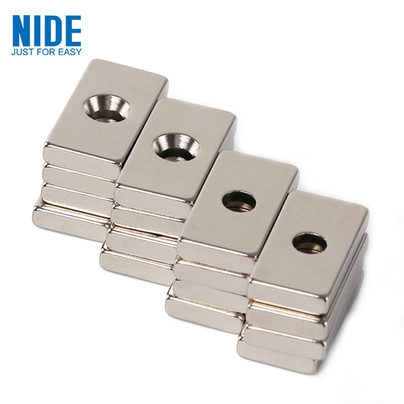 Magnet Neodymium Ceàrnag làidir Sintered NdFeB Magnet le toll